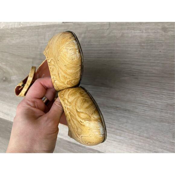 Donald J Pliner Womens Brown Buckle Ankle Strap Wedge Pump Heels Size 8M - Picture 16 of 16